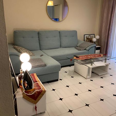 Cozy Apartment In Fuengirola! Baesta Laege Exterior foto